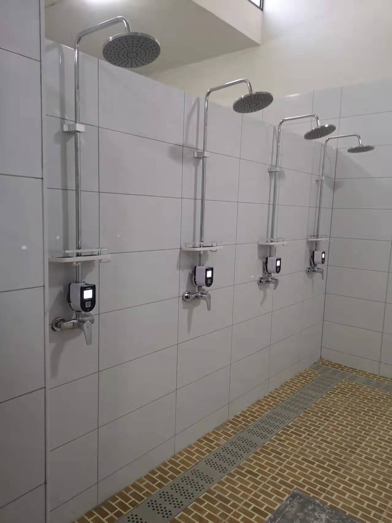 һ�wˮ�ؙC(j��)��(y��ng)�Ì���